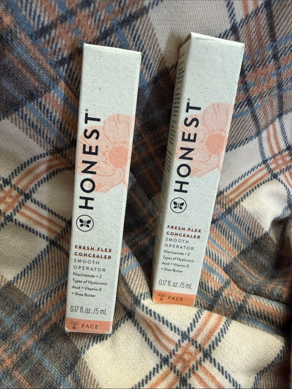 The Honest Company Fresh Flex Concealer - Peachy Pink & Cream Packaging